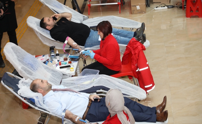 Depremzedeler için kan bağışı